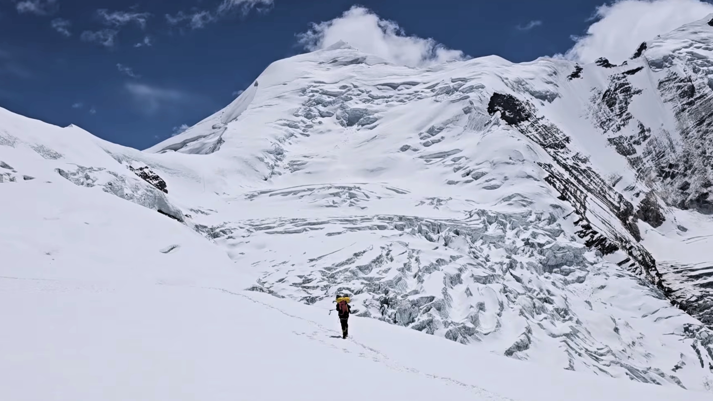 Himlung Himal vs Annapurna IV Expedition: Which 7,000m Peak Is Right for You? Image
